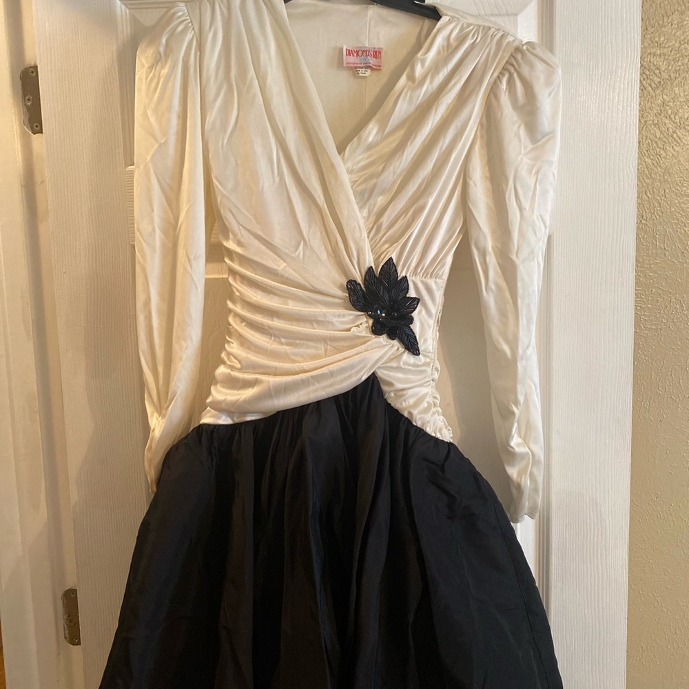 Retro-Vintage black and white long sleeve dress. a great Halloween costume